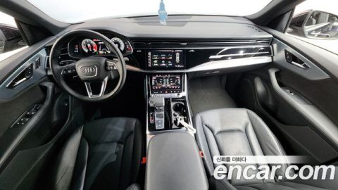 Audi Q8 2021