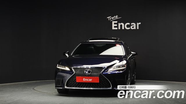 Lexus LS 2022