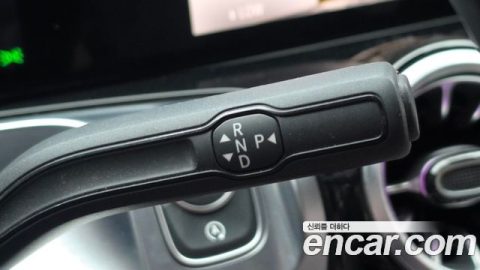 Mercedes-Benz GLB-Class 2021