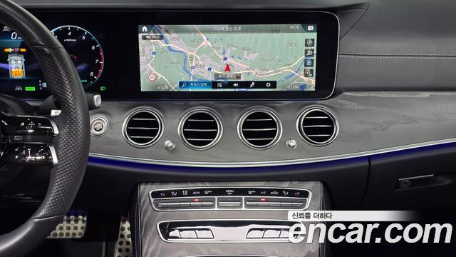 Mercedes-Benz E-Class 2022