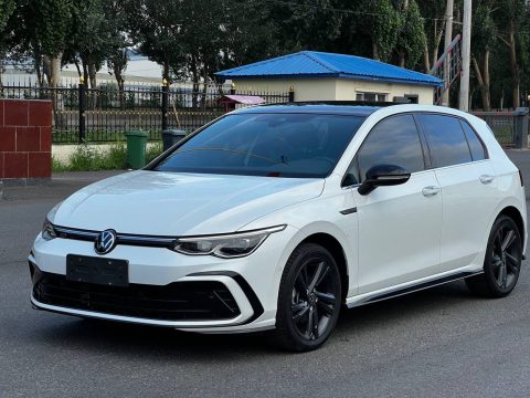Volkswagen Golf 2021